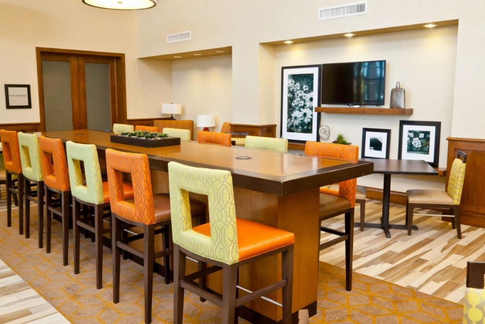 Hampton Inn By Hilton And Suites Salinas Image 11