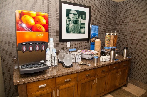 Hampton Inn By Hilton And Suites Salinas image 3