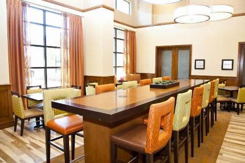 Hampton Inn By Hilton And Suites Salinas image 6
